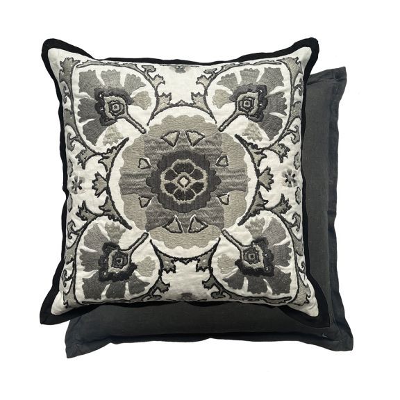 Alexi Noir 50x50 Cushion